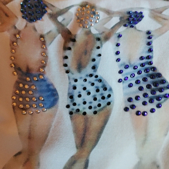 Cyrus White Tee with Blue and Beige Graphic - Picture 10 of 11